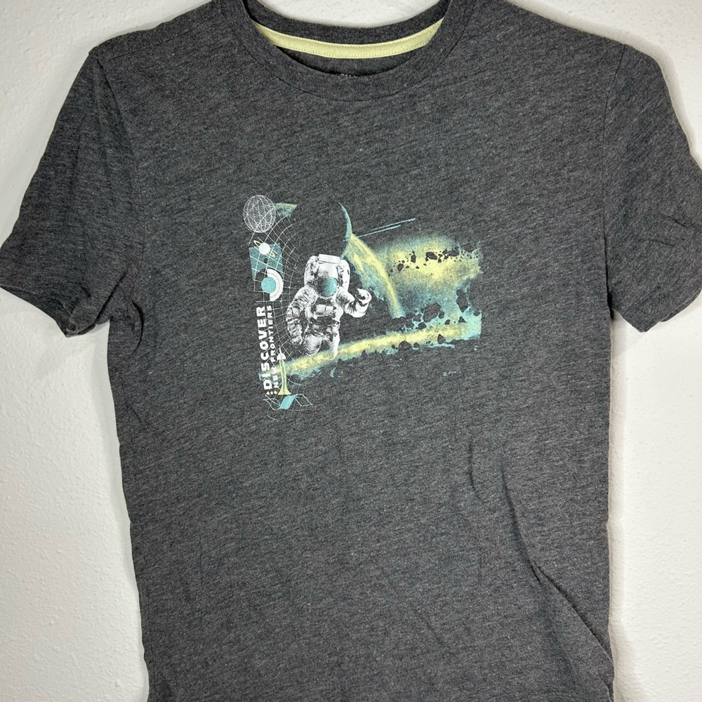 Sonoma Good for Life Boys Graphic T-Shirt Space Astronaut Gray Size M 10/12 - Picture 2 of 4
